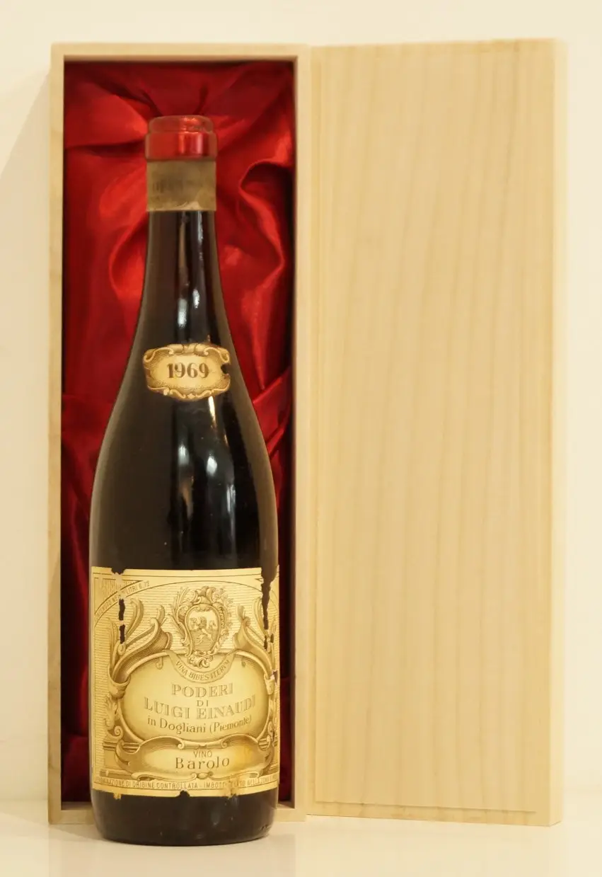 １９６９年 Barolo Luigi Einaudi （ラベルの状態をお確かめください） 赤ワイン